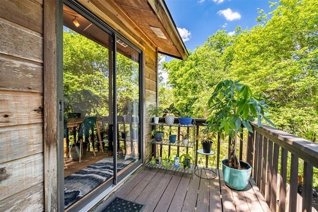 Building Photo - 5602 Woodrow Ave