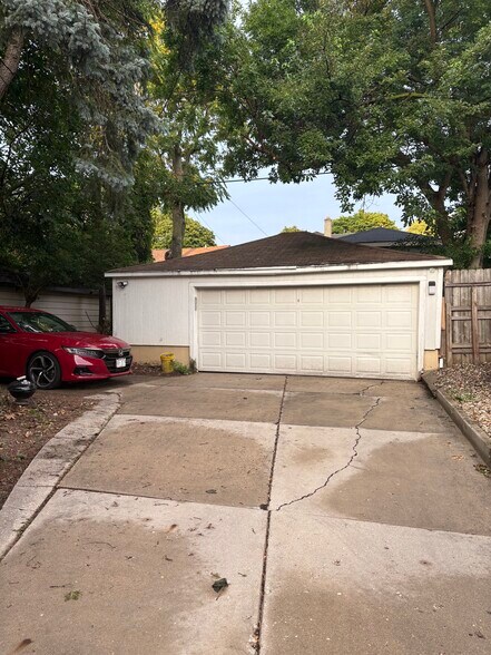 Building Photo - 2528 N 60th St