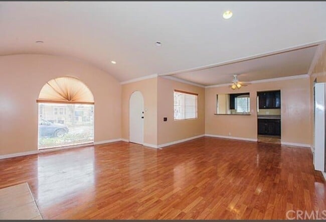 Building Photo - 1745 W 65th St