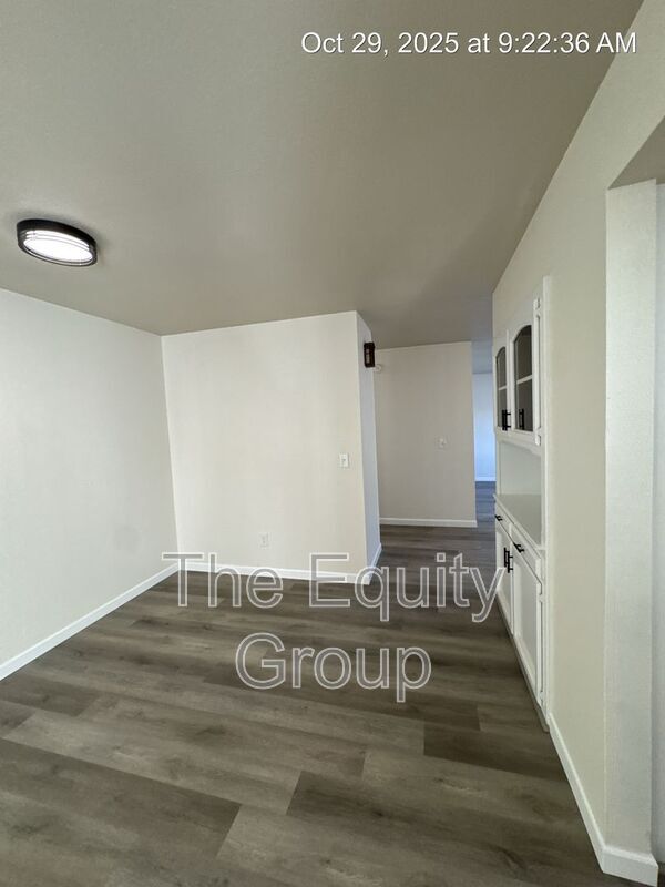 Building Photo - 951 Orangewood Ct