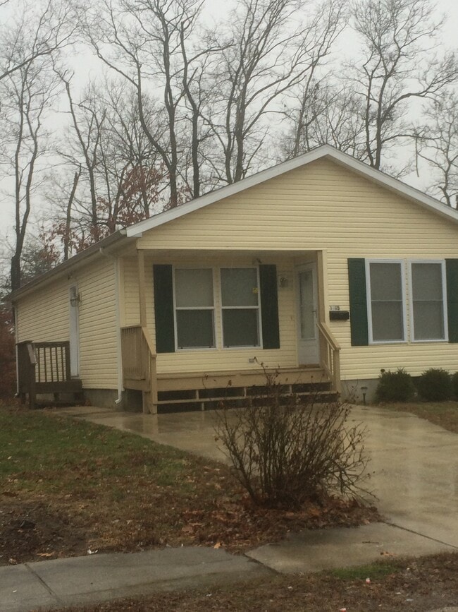 Building Photo - 1705 Coventry Way