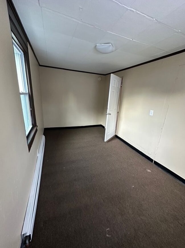 Building Photo - 42 Child St