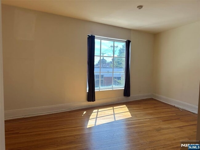 Building Photo - 731 A Anderson Ave