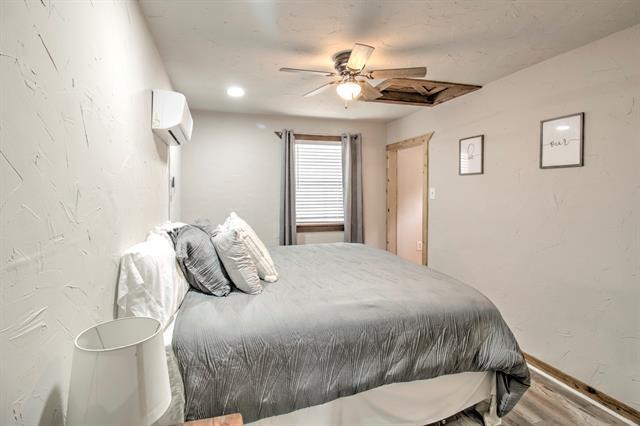 Building Photo - 179 Oak St