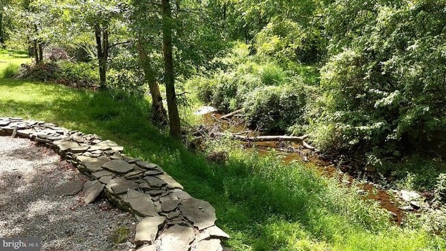 Building Photo - 269 Raymond Rd