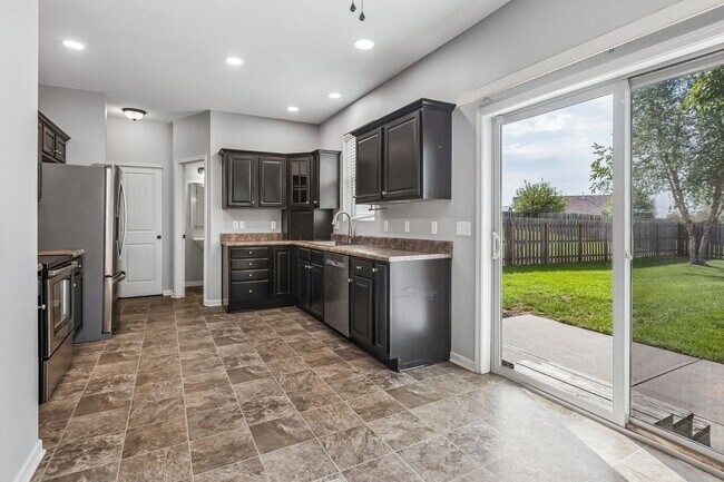 Building Photo - 15915 Filmore Cir