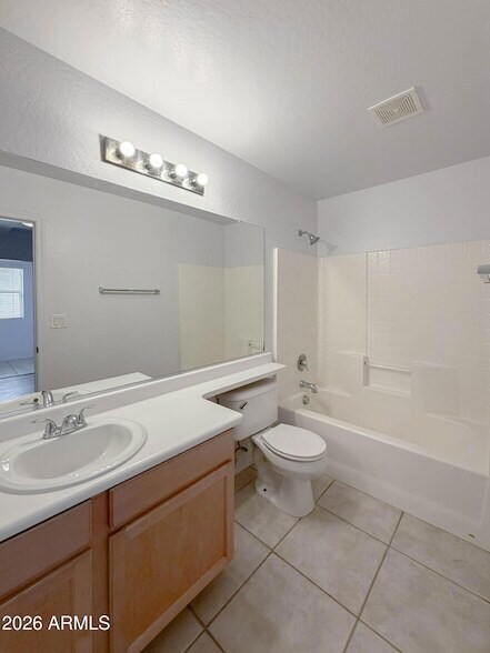Building Photo - 5216 W Albeniz Pl