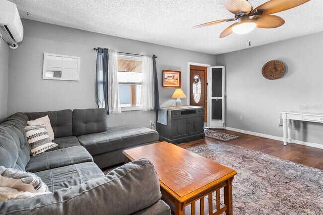 Building Photo - 706 W Brockton Pl