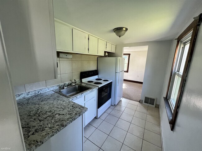 Building Photo - 2 br, 1 bath House - 24 Coolidge Street B