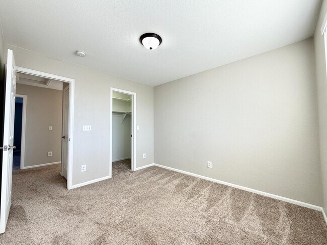 Building Photo - 14837 E 118th Ave