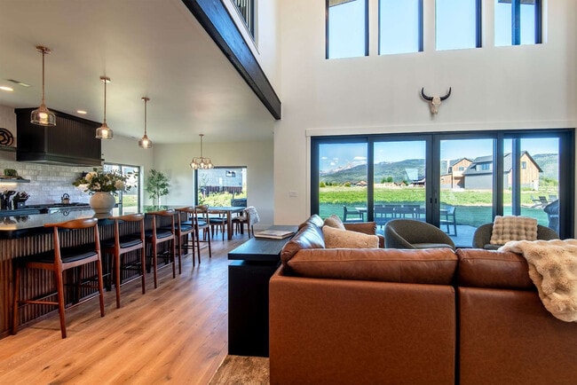 Building Photo - 1601 Jackrabbit Ln