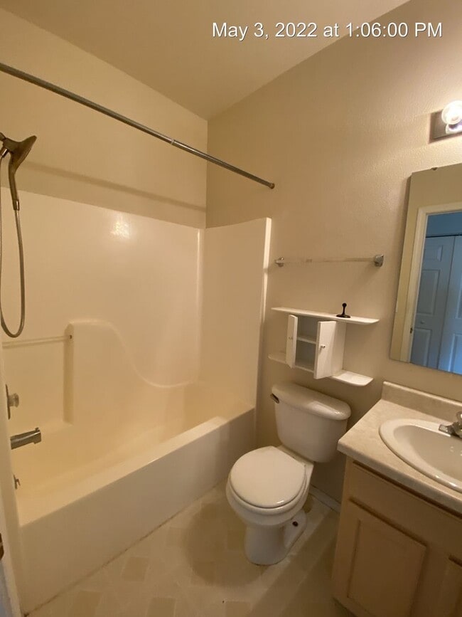 Building Photo - Beautiful Spacious House- Near Harvest Creek!