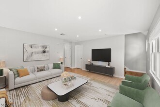 Building Photo - 40 N Middaugh St