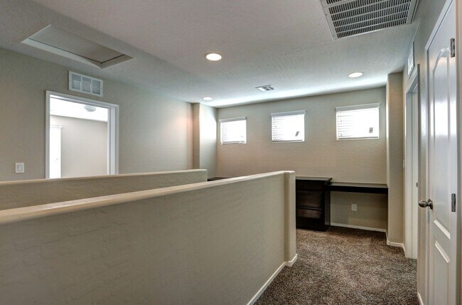 Building Photo - 7680 Lots Hills Dr