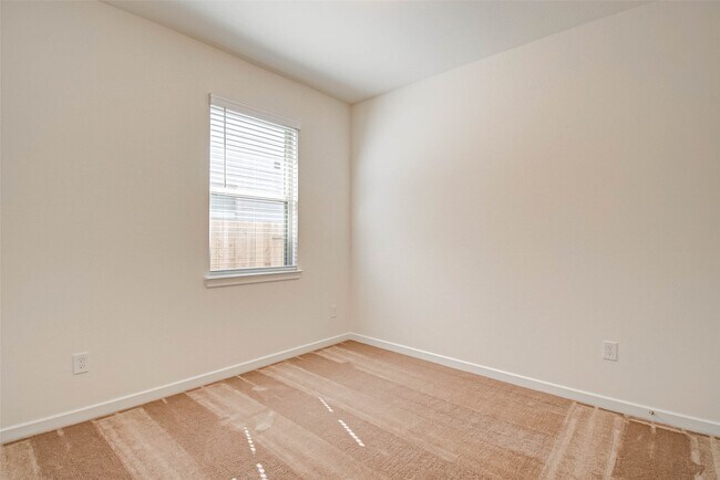 Building Photo - 8011 Colony Chase Ct