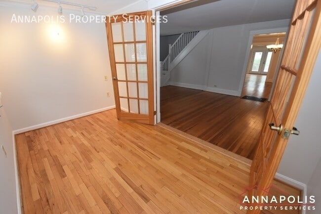 Building Photo - 33 Glen Ave