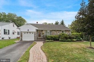 Building Photo - 436 Edgewood Dr