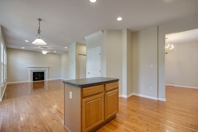 Building Photo - 3594 Armada Dr