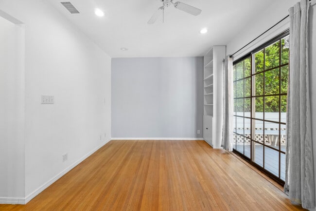 Building Photo - 8643 Clifton Way