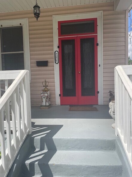 Entrance and Front Porch - 8226 Cohn St