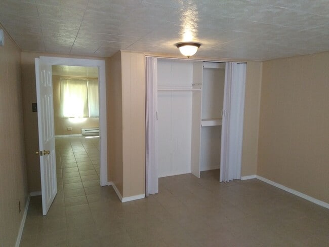 Building Photo - 3 Bed / 2 Bath Home + 1 bed / 1 bath Casita & work shop