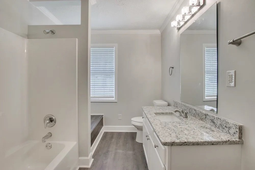 Building Photo - 3551 Meadowview Dr