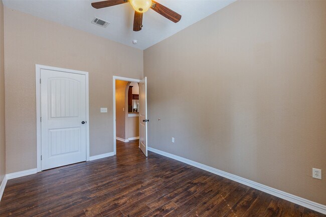 Building Photo - 10552 FM Rd 2432