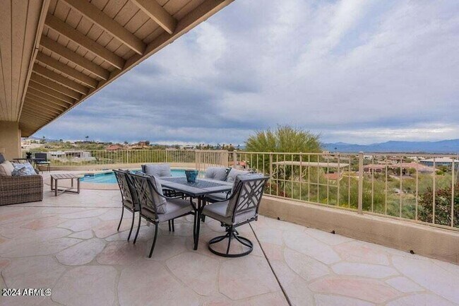 Building Photo - 16120 Cholla Dr