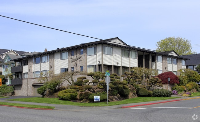 Building Photo - The Olympian Apts