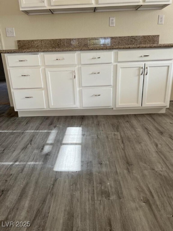 Building Photo - 664 Sky Rd