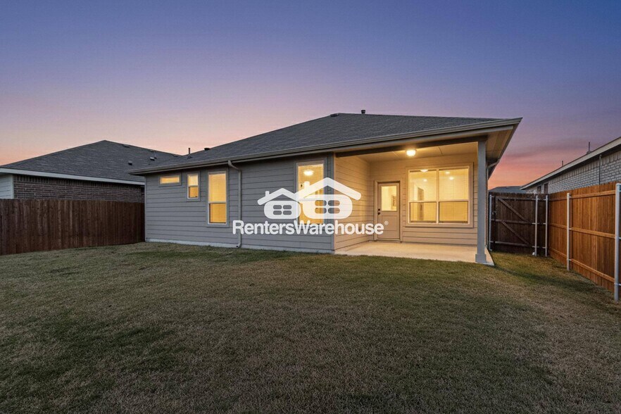 Building Photo - 8517 Centerboard Ln