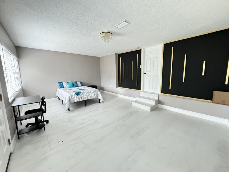 Primary Photo - 5262 Tulane Ave