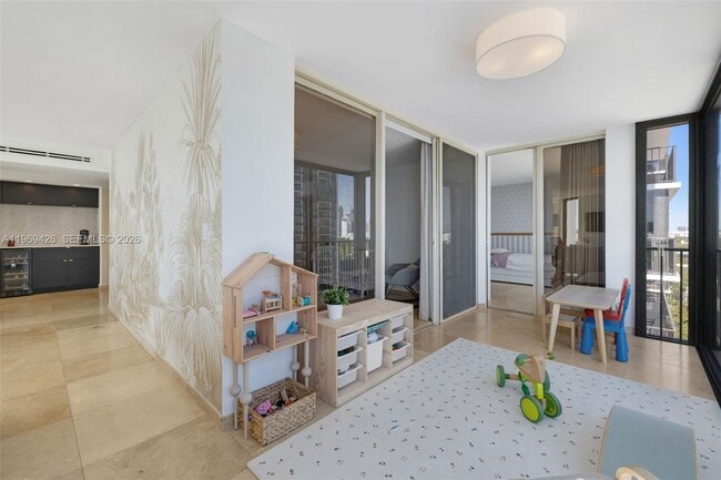 Building Photo - 1915 Brickell Ave