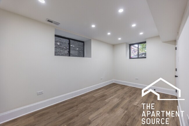 Building Photo - 4638 N Hamilton Ave