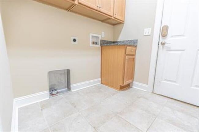 Building Photo - 90 Cypress Cir