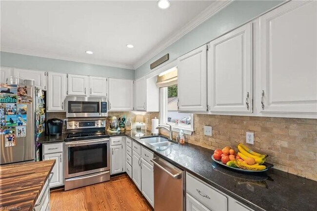 Building Photo - Beautiful Updated Home for Rent in New Irv...