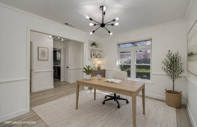 Building Photo - 1888 Saxony Ln