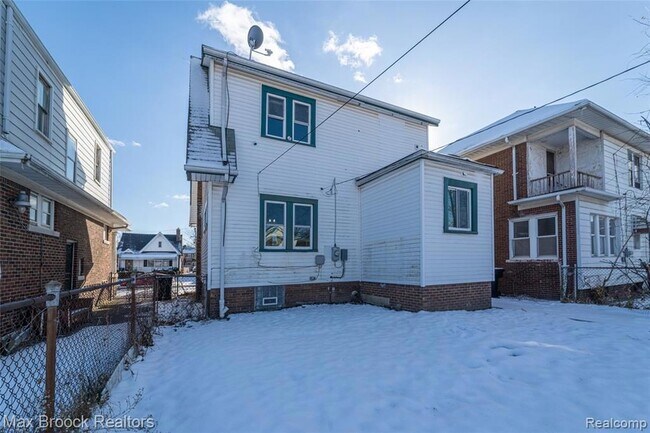 Building Photo - 3266 Collingwood St