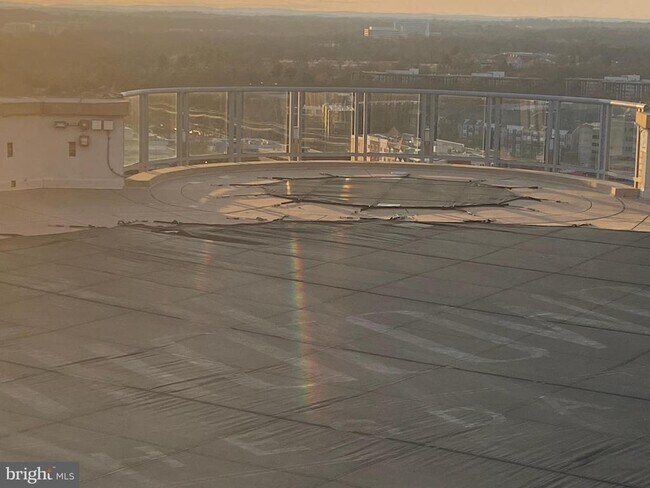 Building Photo - 5750 Bou Ave