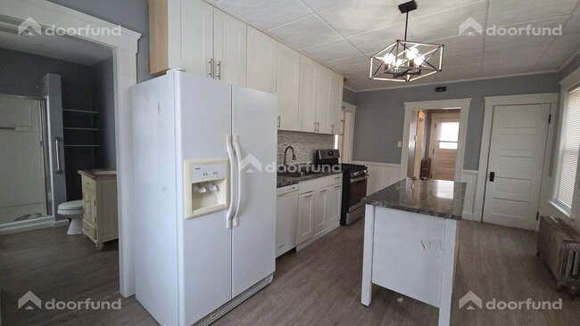 Building Photo - 121 Delmont Ave