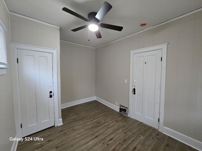Building Photo - Fully Renovated 3-Bedroom Home – Move-In R...