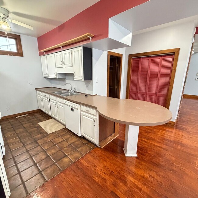 Building Photo - 3 bedroom home on the NW side of Grand Rapids