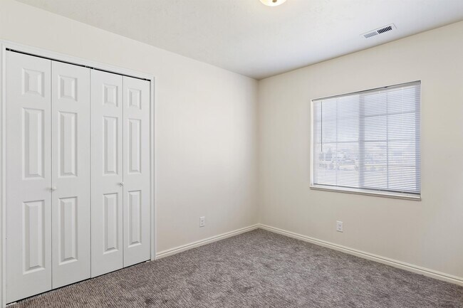 Building Photo - 353 N 360 W