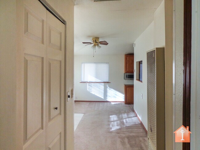 Primary Photo - 614 N Allen Ave