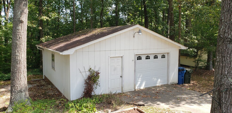 Building Photo - 100 Jackie Ave