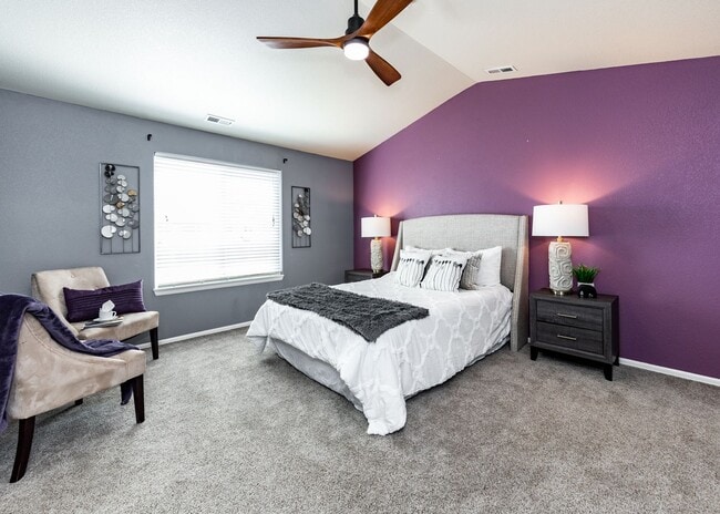 Building Photo - Cute End Unit 3 Bedroom Townhome in Lorson Ranch Next to Open Space