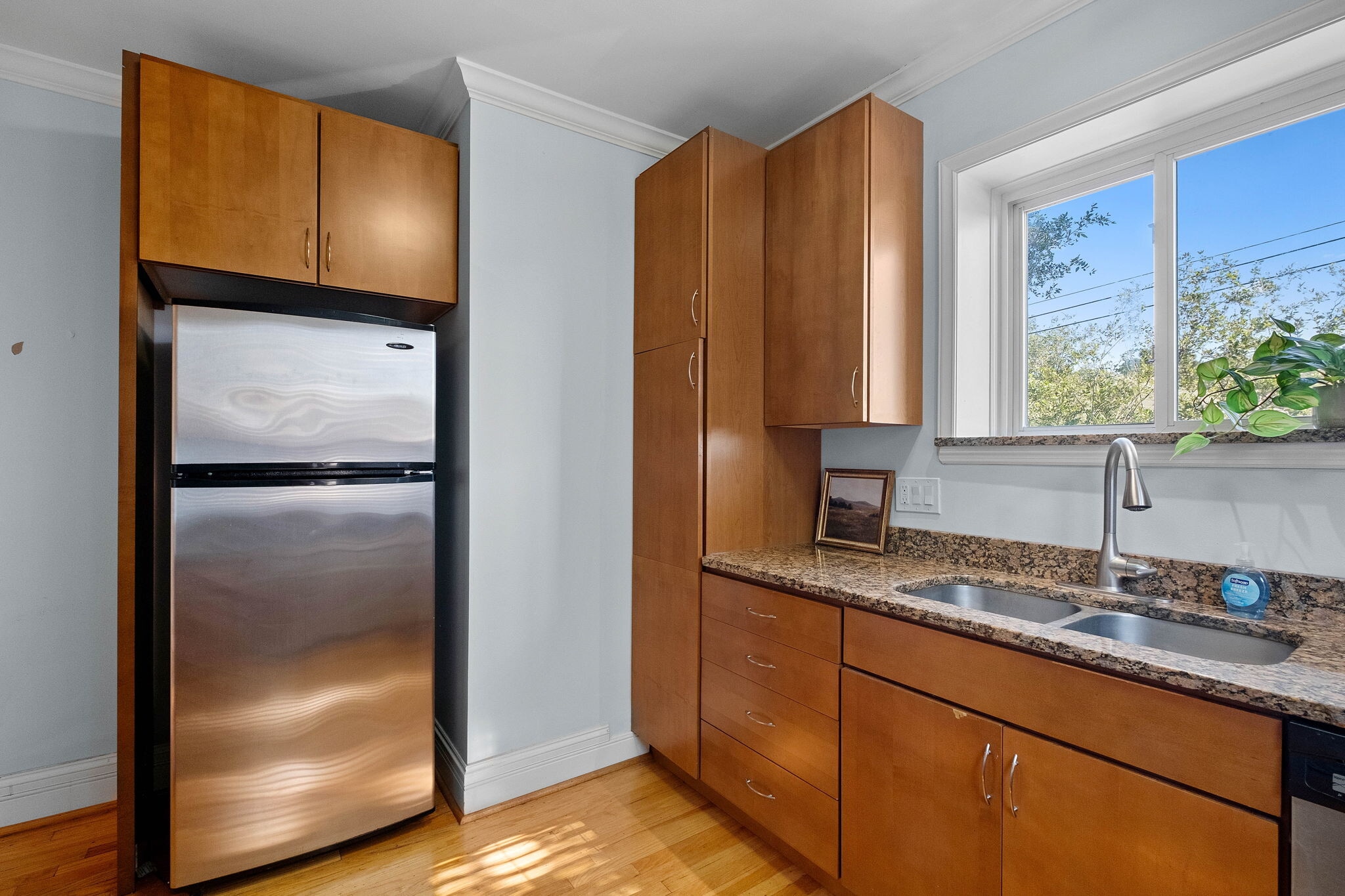 Building Photo - 7055 Dartmouth Ave