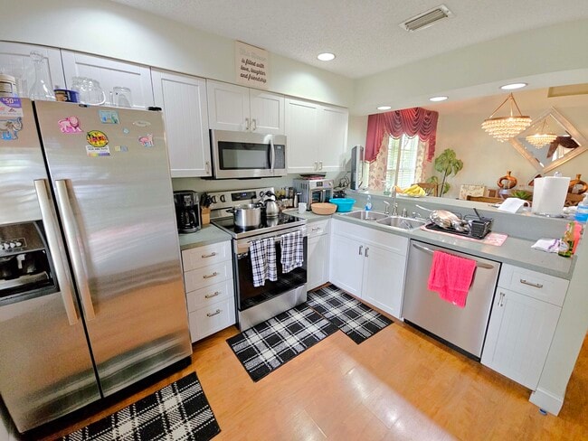 Building Photo - 5 Heather Trace Dr