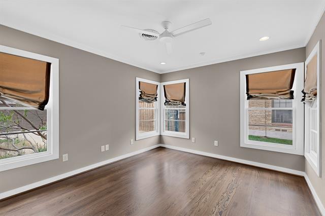 Building Photo - 2323 Barberry Dr