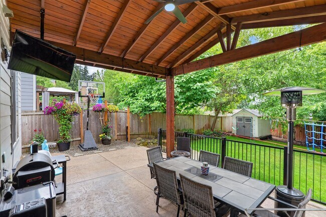 Building Photo - 3 Bedroom/2.5 Bath + Bonus Room & Outdoor living